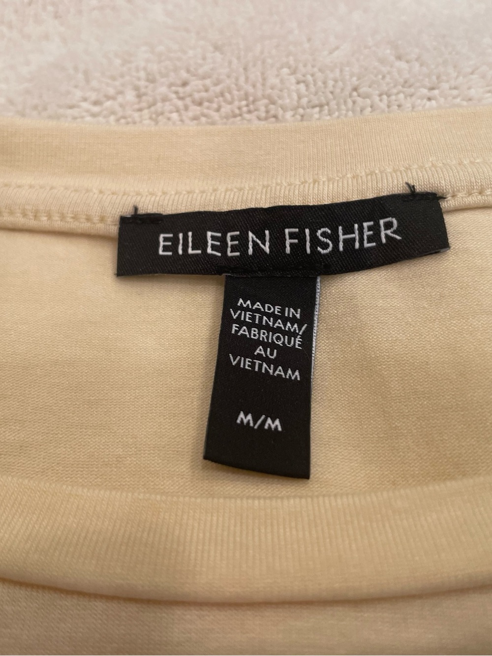 Eileen Fisher 2-piece soft yellow lounge set - Picture 13 of 14